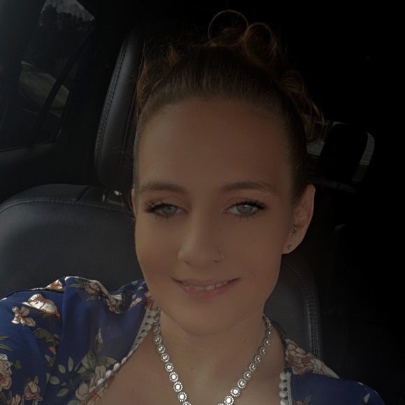 Meet your Posher, Shirley - Picture 1 of 1